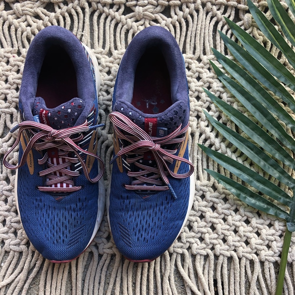 Brooks Old Glory Running Shoes Adrenaline 19 Size 7.5